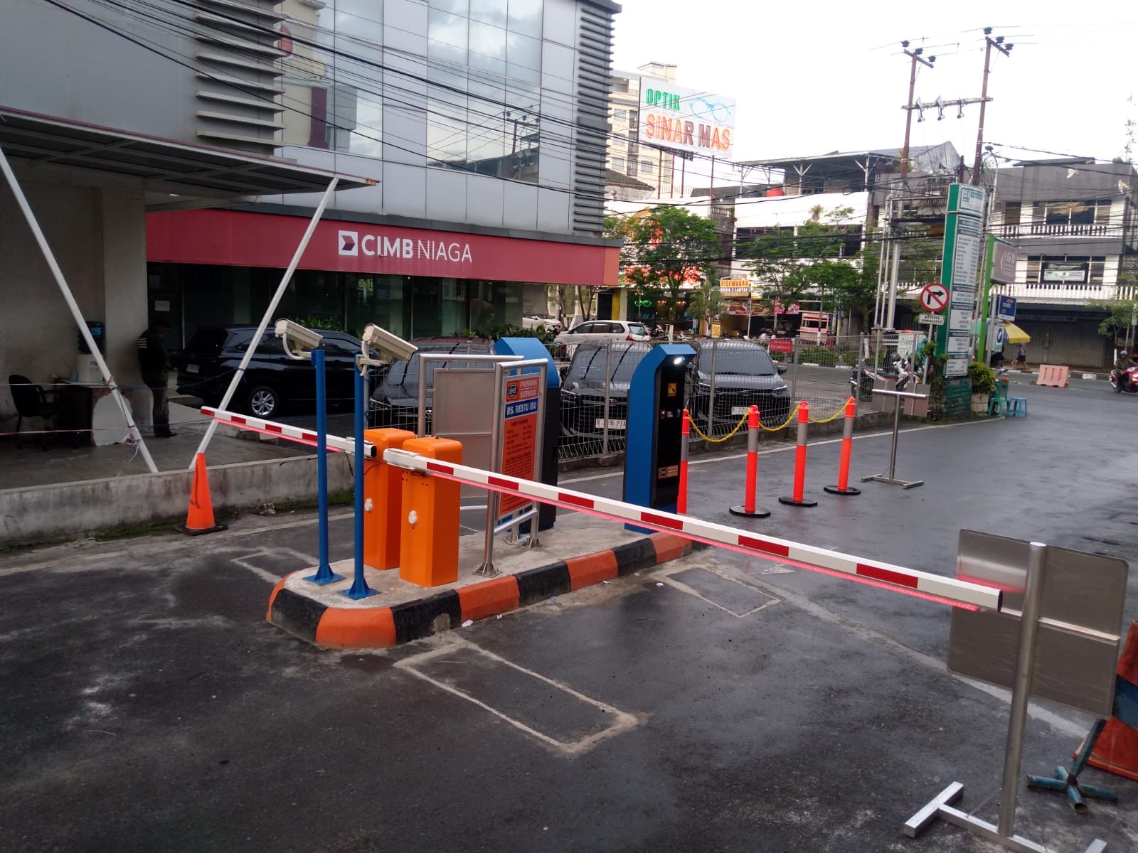 SISTEM PARKIR MANLESS